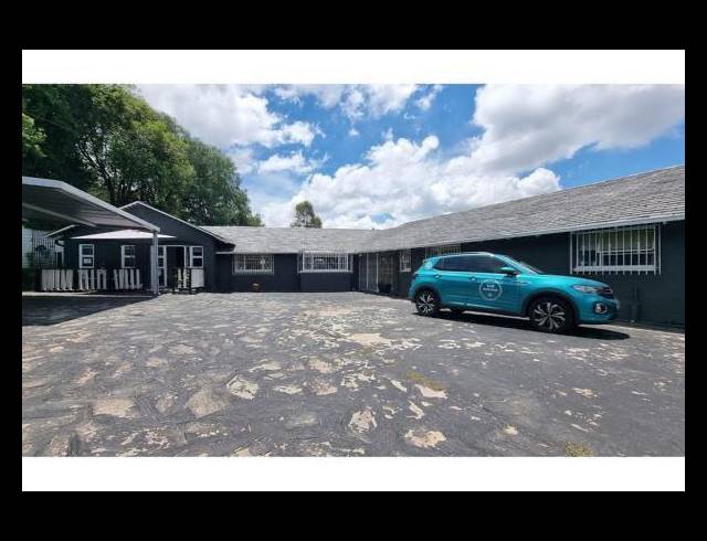 4 BEDROOM HOUSE FOR SALE IN BRAMLEY NORTH
